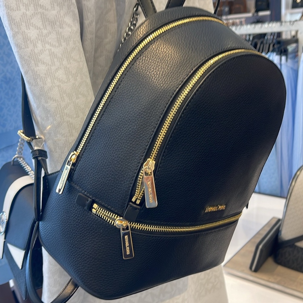 MICHAEL KORS Rhea Medium Zip Pebbled Leather Backpack
BLACK 
NWT - Picture 11 of 16